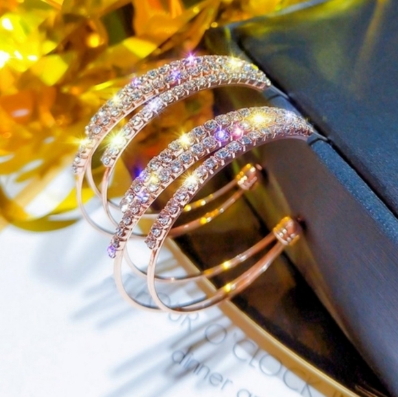 Jewelry - NEW YELLOW GOLD ROUND DIAMOND THREE LAYER HOOP EARRINGS